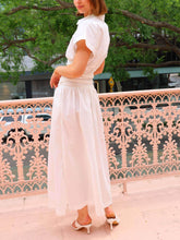 Elegantes Midikleid im Hemdstil mit V-Ausschnitt und A-Linie